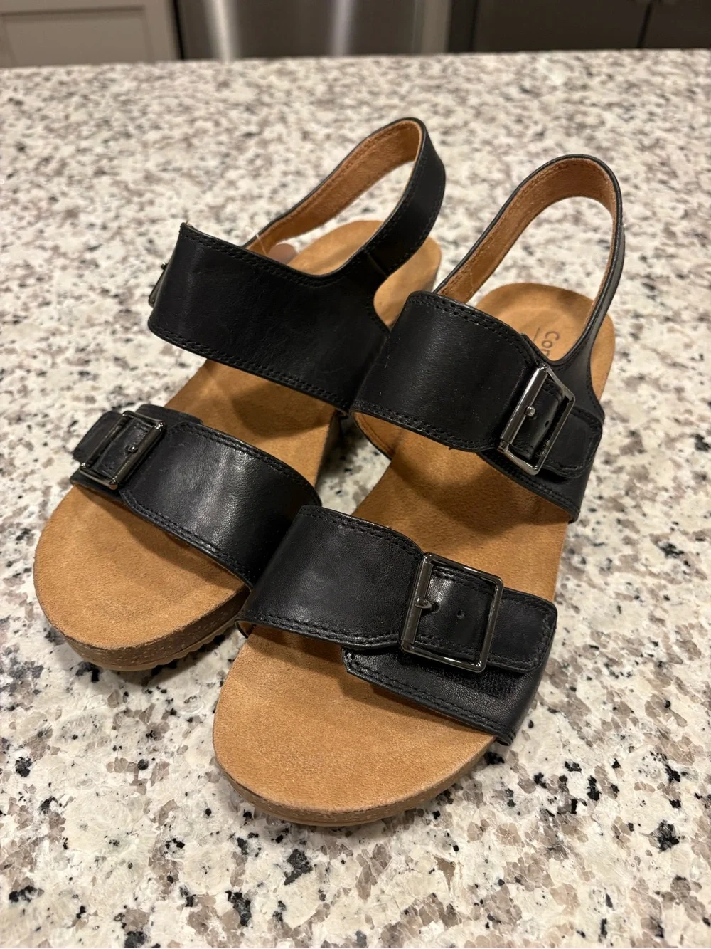 NEW Comfortiva Erlina Wedge Sandal Black Leather Heel Buckle Women’s Size 8 M
